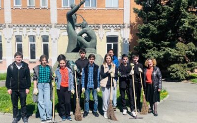 Студенты Владикавказского колледжа искусств имени Валерия Гергиева приняли участие в городском субботнике